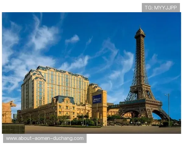 澳门巴黎人铁塔的建筑特色与设计理念详解，感受巴黎风情的完美融合